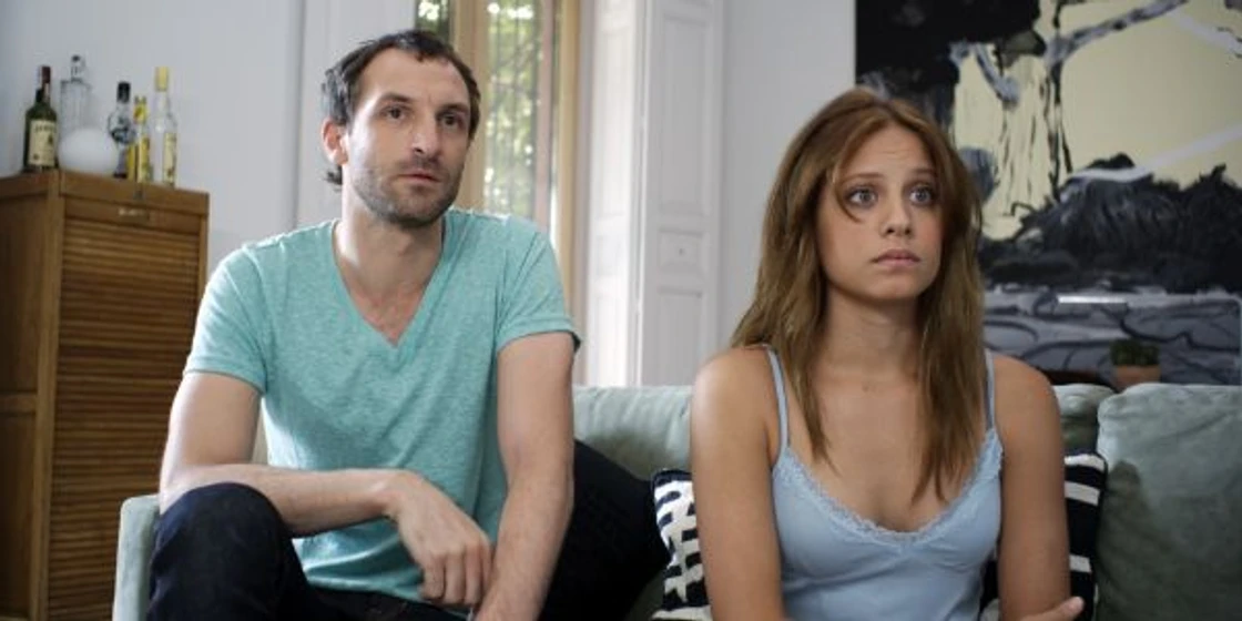 Julián Villagrán y Michelle Jenner en extraterrestre