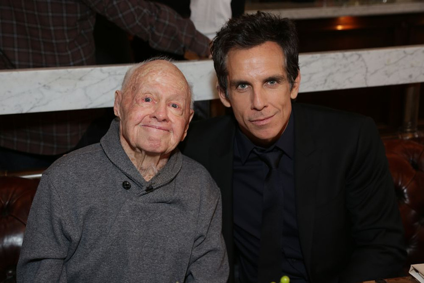 Ben Stiller y Mickey Rooney en La Vida Secreta de Walter Mitty (Hollywood. Noviembre 2013)
