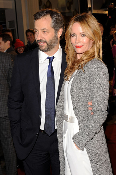 Leslie Mann y Judd Apatow en Los Amos de la Noticia (Premiere en Londres. Diciembre 2013)
