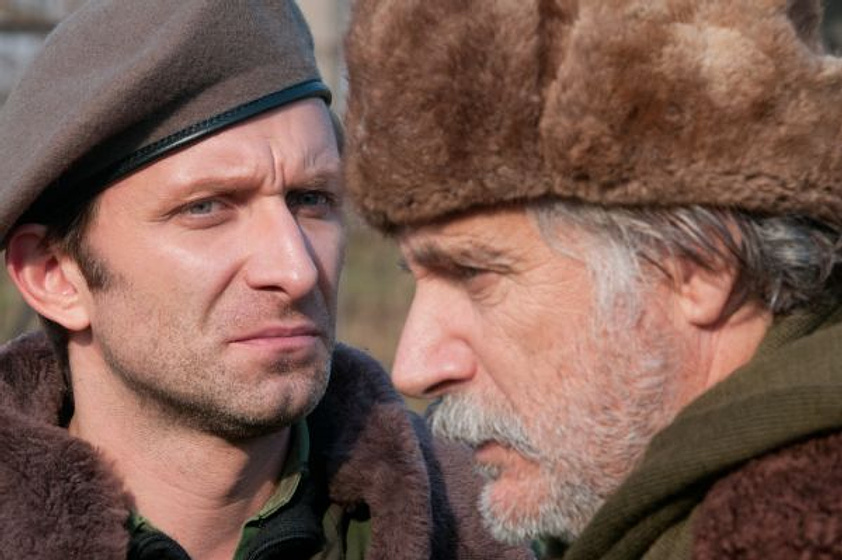 Rade Serbedzija y Goran Kostic en En tierra de sangre y miel