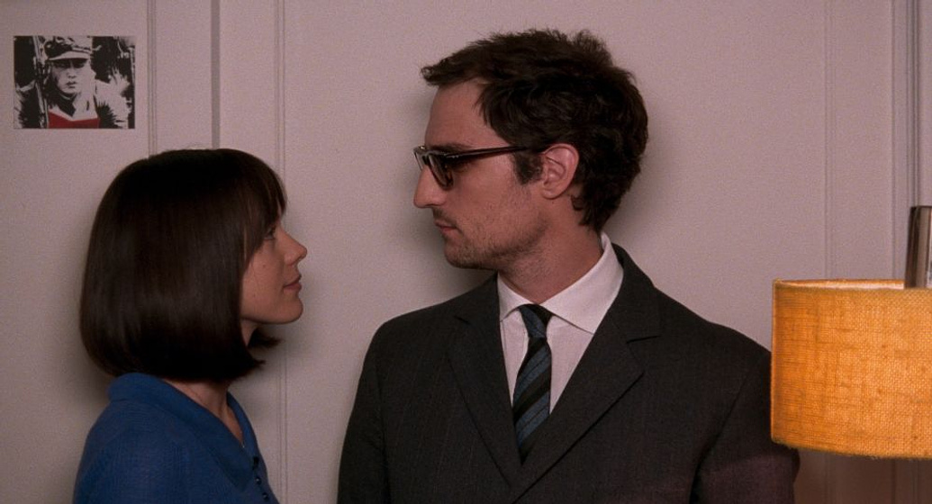 Louis Garrel y Stacy Martin en Mal Genio
