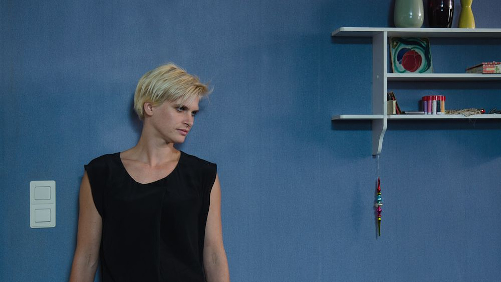 Lena Lauzemis en La Camarera Lynn