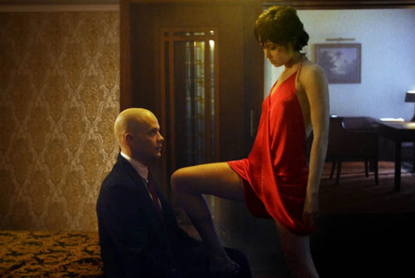 Timothy Olyphant y Olga Kurylenko en hitman-2007