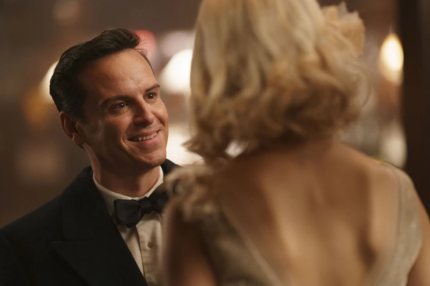 Andrew Scott y Margaret Qualley en blue-moon-2025
