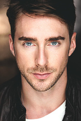 picture of actor Brandon Howell