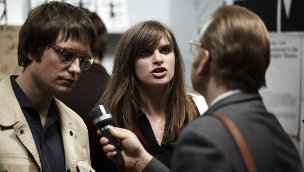 August Diehl y Lena Lauzemis en Si no nosotros, ¿quién?