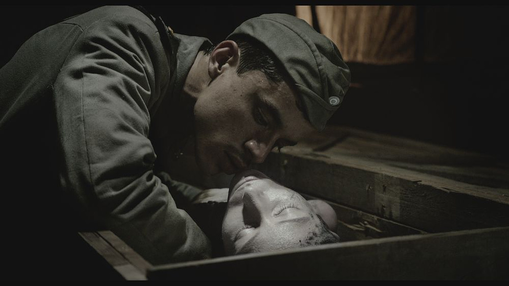 Pepi Monia y Nahuel P. Biscayart en Eva no Duerme