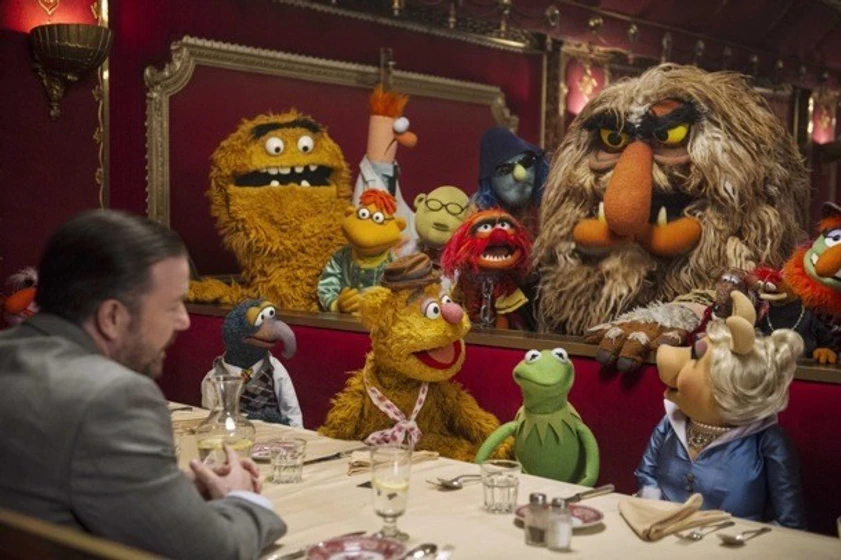 Ricky Gervais en el-tour-de-los-muppets