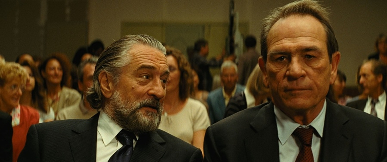 Robert De Niro y Tommy Lee Jones en Malavita