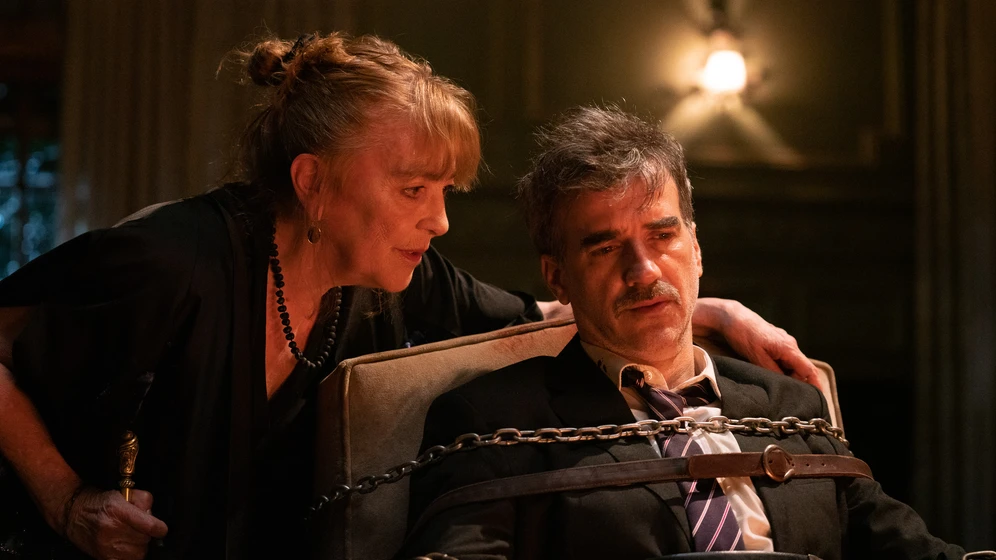 Carmen Maura y Daniel Hendler en vieja-loca