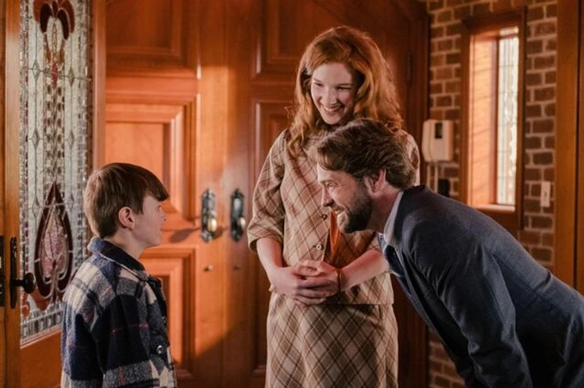 Jason Priestley y Annalise Basso en corazones-caidos