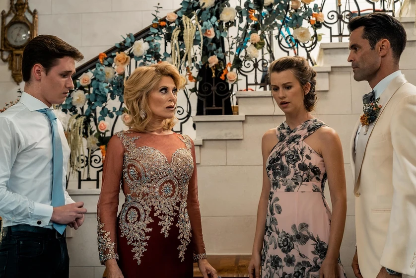 Kim Shaw, Jason-Shane Scott, Audrey Landers y Owsley Robinson en el-secreto-de-los-davers