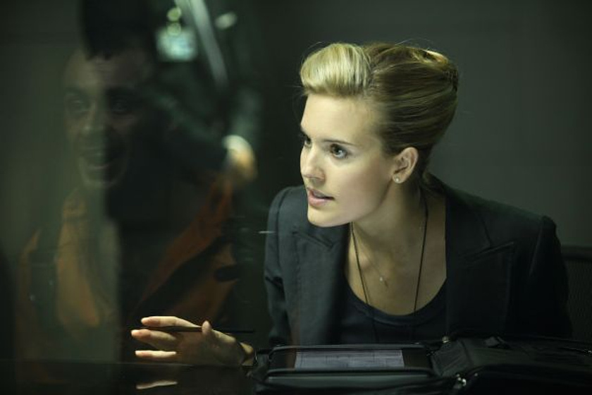 Maggie Grace en MS1: Máxima Seguridad