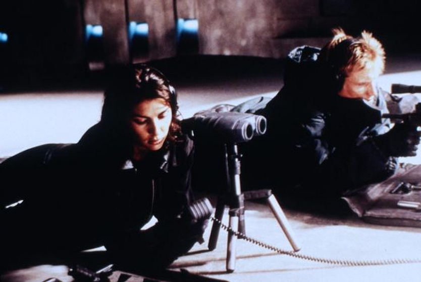 Gina Bellman y Dolph Lundgren en Soldado