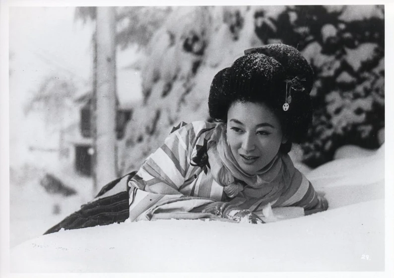 Keiko Kishi en el-pais-de-la-nieve