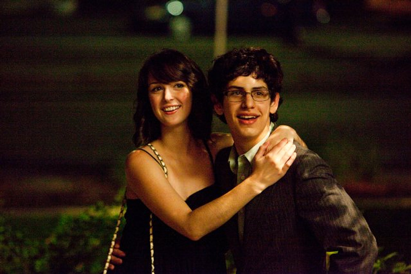 Matt Bennett y Nicole Weaver en Entérate: Soy Virgen