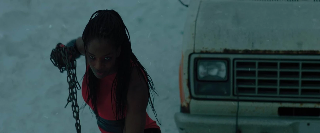 Ayisha Issa en dark-match