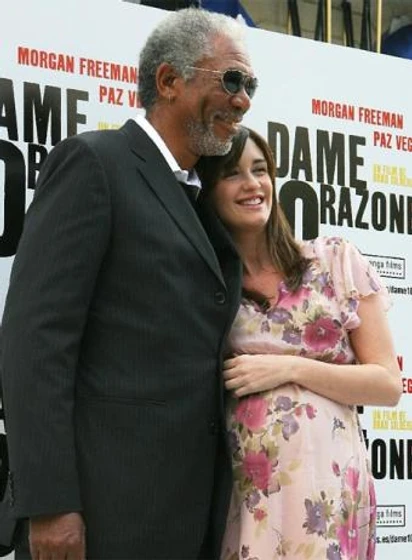 Morgan Freeman y Paz Vega en dame-10-razones
