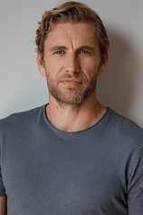 picture of actor Brett Tucker