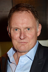 photo of person Robert Glenister