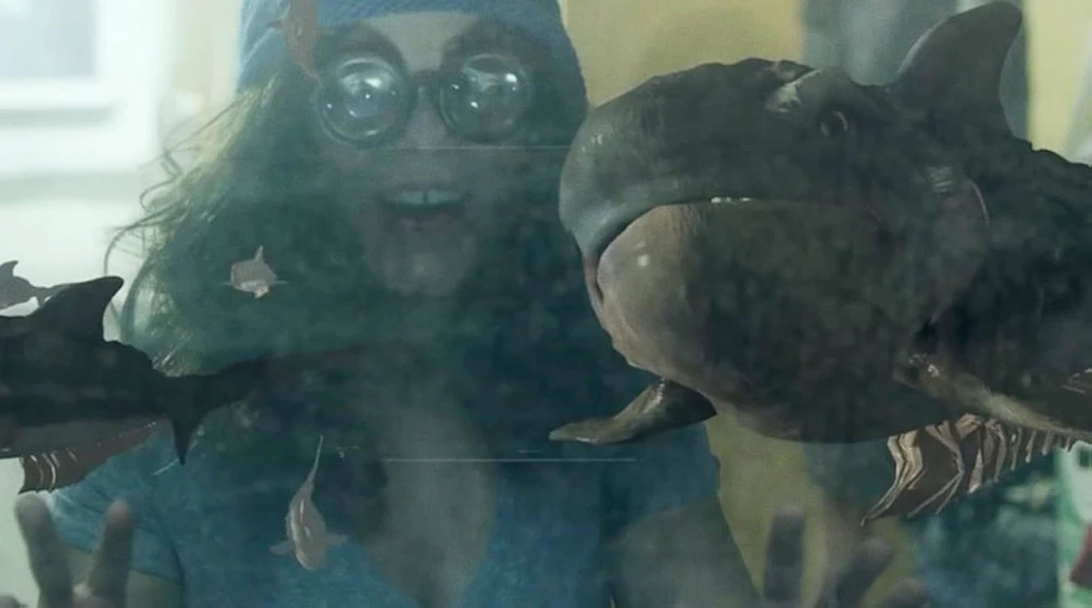 Ramona Mallory en piranha-sharks