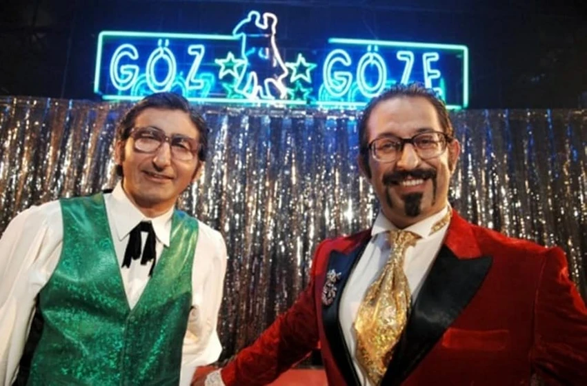 Cem Yilmaz y Tuna Orhan en the-magician