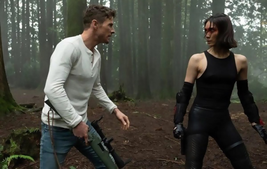 Chad Michael Collins y Sayaka Akimoto en sniper-assassin-s-end