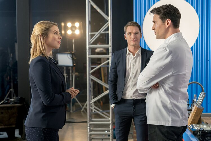 Ali Liebert, Preston Vanderslice y Brett Dalton en Cocinando con Amor