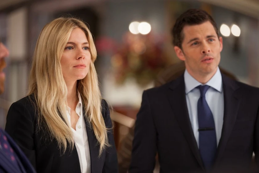 James Marsden y Sienna Miller en Negocios con resaca