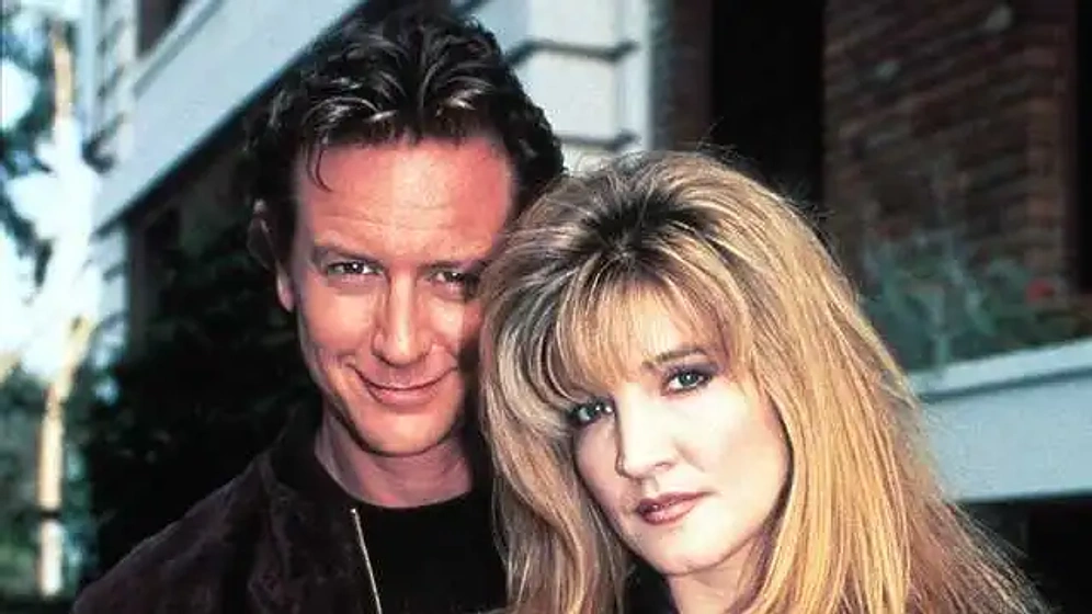 Judge Reinhold y Crystal Bernard en El Rostro del Miedo