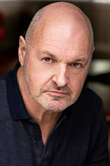 picture of actor Paul Barrett