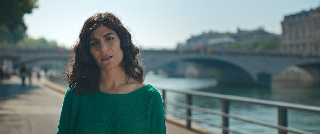 Mina Kavani en Picasso: Un Rebelde en París