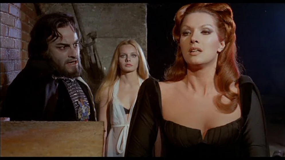 Helga Liné y Paul Naschy en el-espanto-surge-de-la-tumba (Aleric du Marnac y Mabille De Lancré)