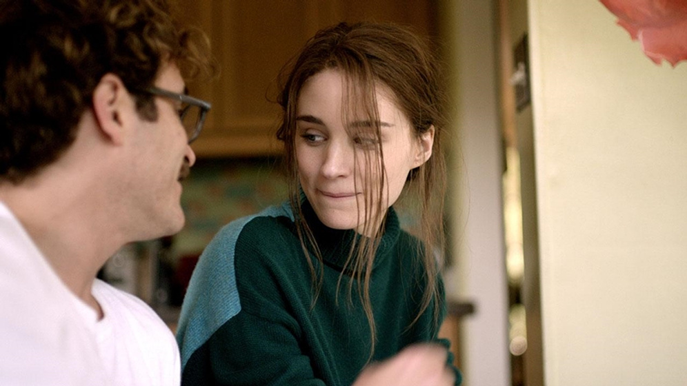 Joaquin Phoenix y Rooney Mara en Her