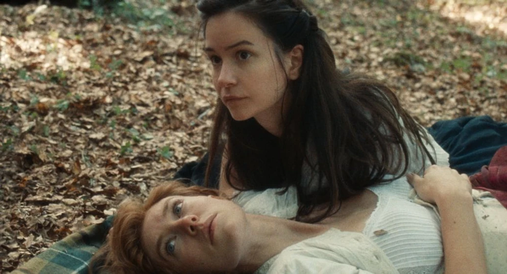 Katherine Waterston y Vanessa Kirby en el-mundo-que-viene