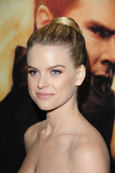 Alice Eve en Star Trek. En la oscuridad (Premiere en Londres. Mayo 2013)