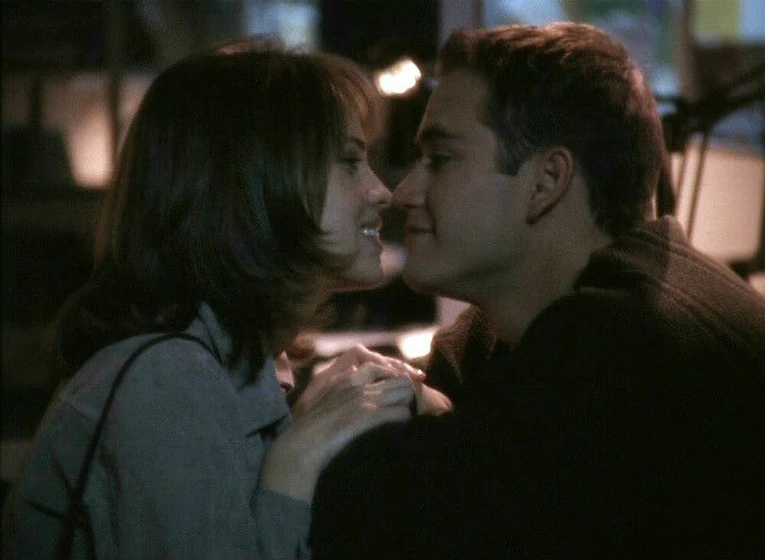 Hilary Swank y Mark-Paul Gosselaar en juramento-mortal