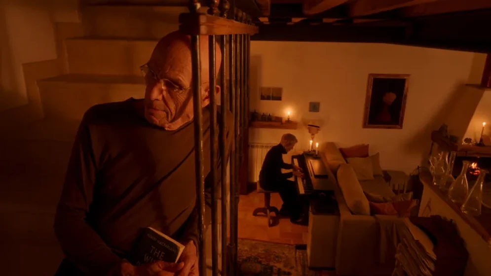 Imagen de two-strangers-trying-not-to-kill-each-other