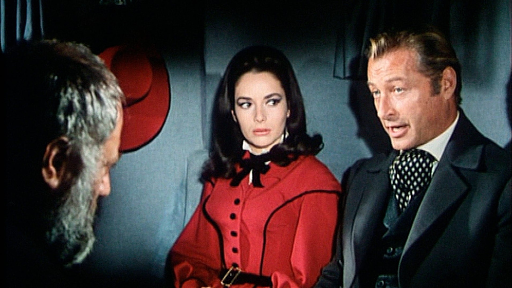 Karin Dor y Lex Barker en El Tormento de las Trece Doncellas