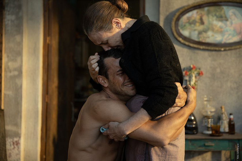 Mario Casas en Adiós