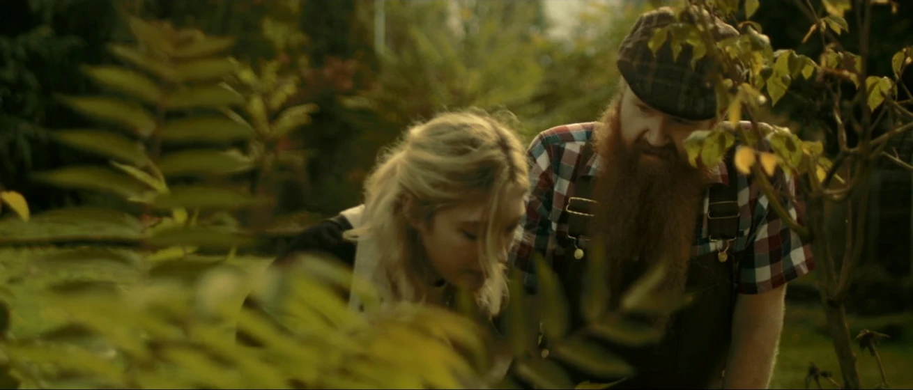 Tim Coyle y Chynna Rae Shurts en a-haunting-in-ravenwood