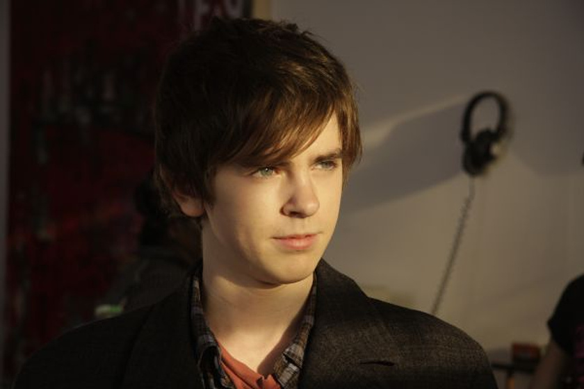 Freddie Highmore en El Arte de pasar de todo