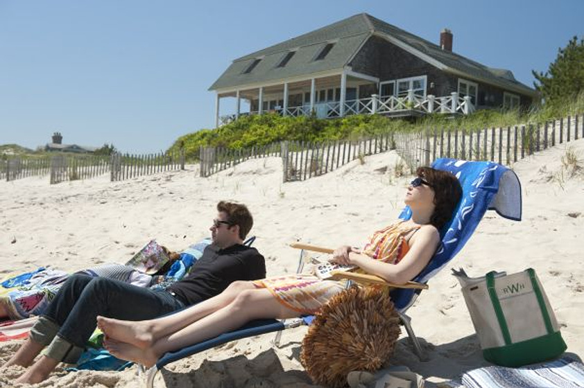 Ginnifer Goodwin y John Krasinski en Algo prestado