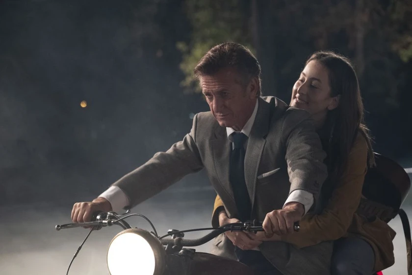 Sean Penn y Alana Haim en licorice-pizza