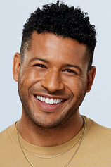 picture of actor Jeffrey Bowyer-Chapman