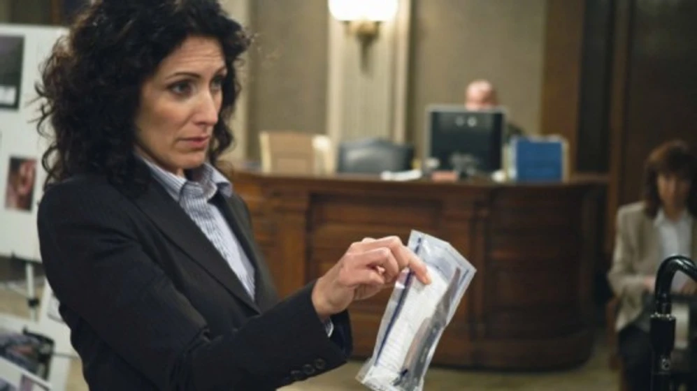 Lisa Edelstein en La Asesina de los Ojos Azules