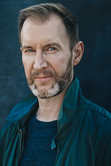 picture of actor Chris Barry