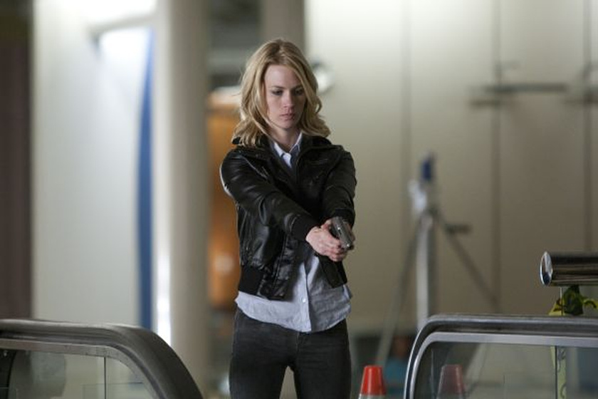 January Jones en El Pacto