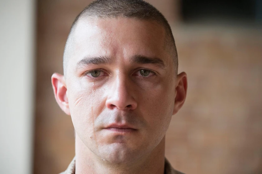 Shia LaBeouf en man-down