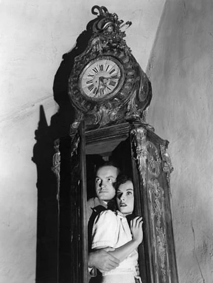 Paulette Goddard y Bob Hope en el-castillo-maldito